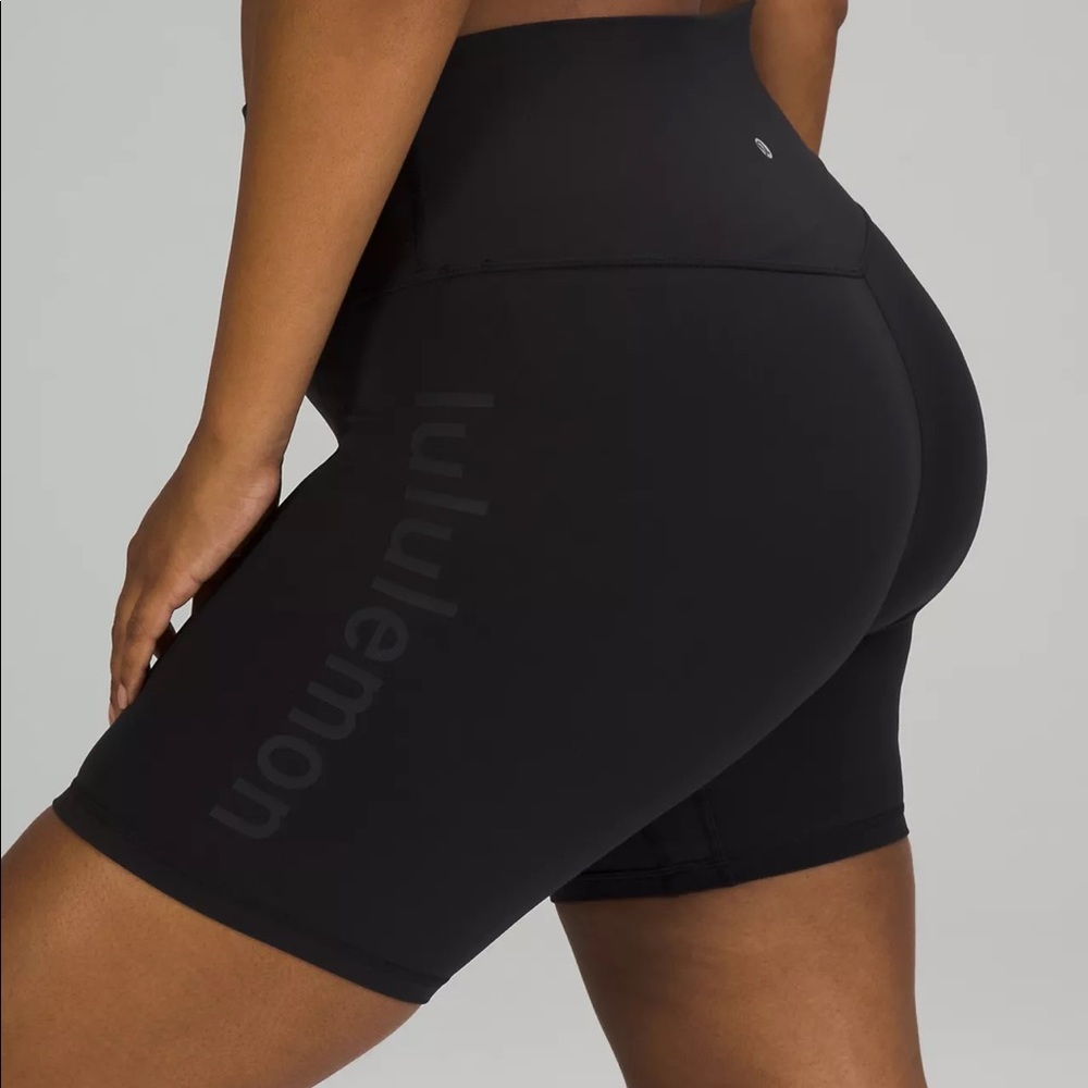COPY - LuluLemon Align High Rise Size 6 Short Logo in Black
